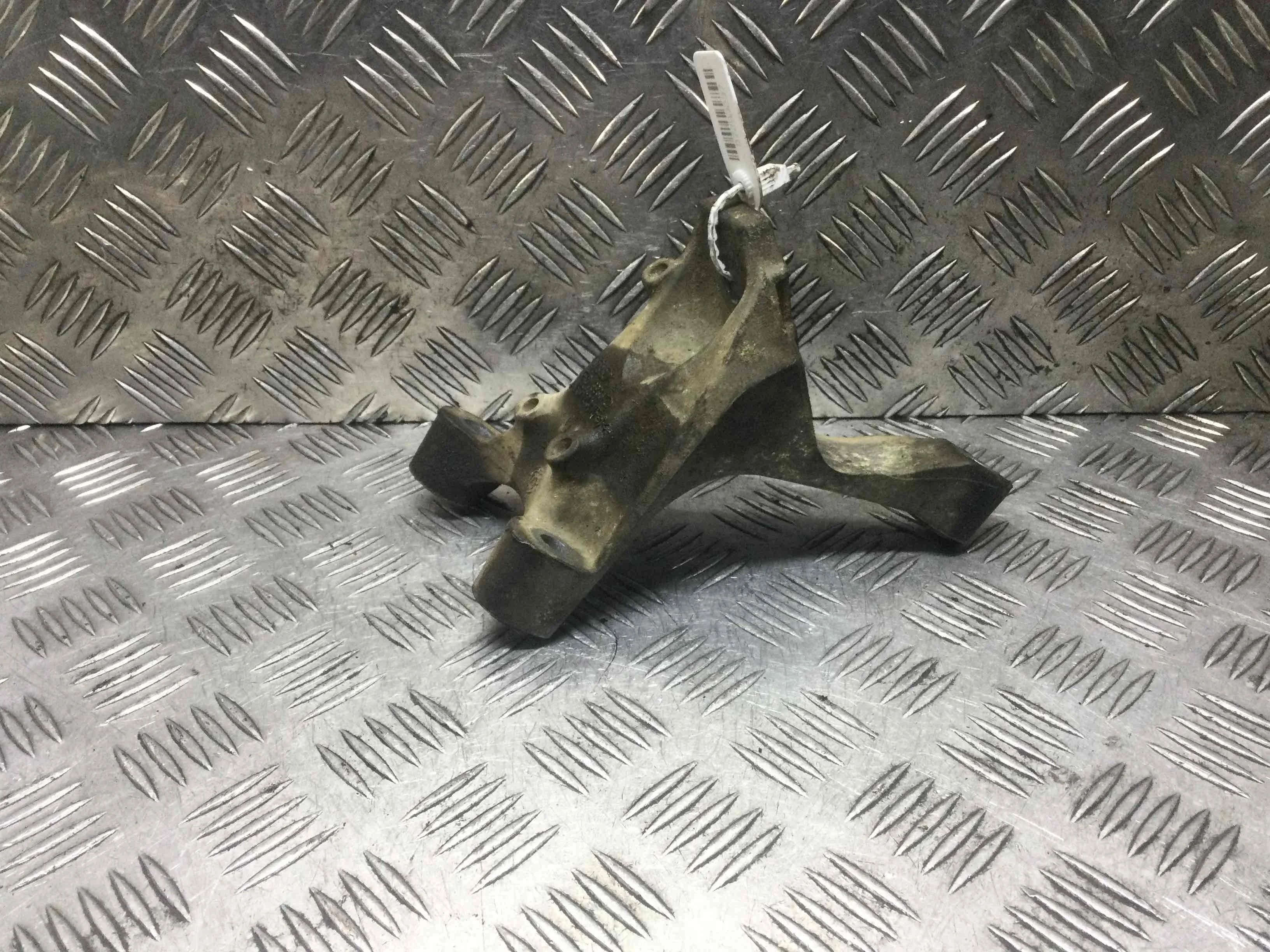 Кронштейн Audi Q7 Q7 4L [рестайлинг] (2008-2015) бензин 4.2  Автомат Седан