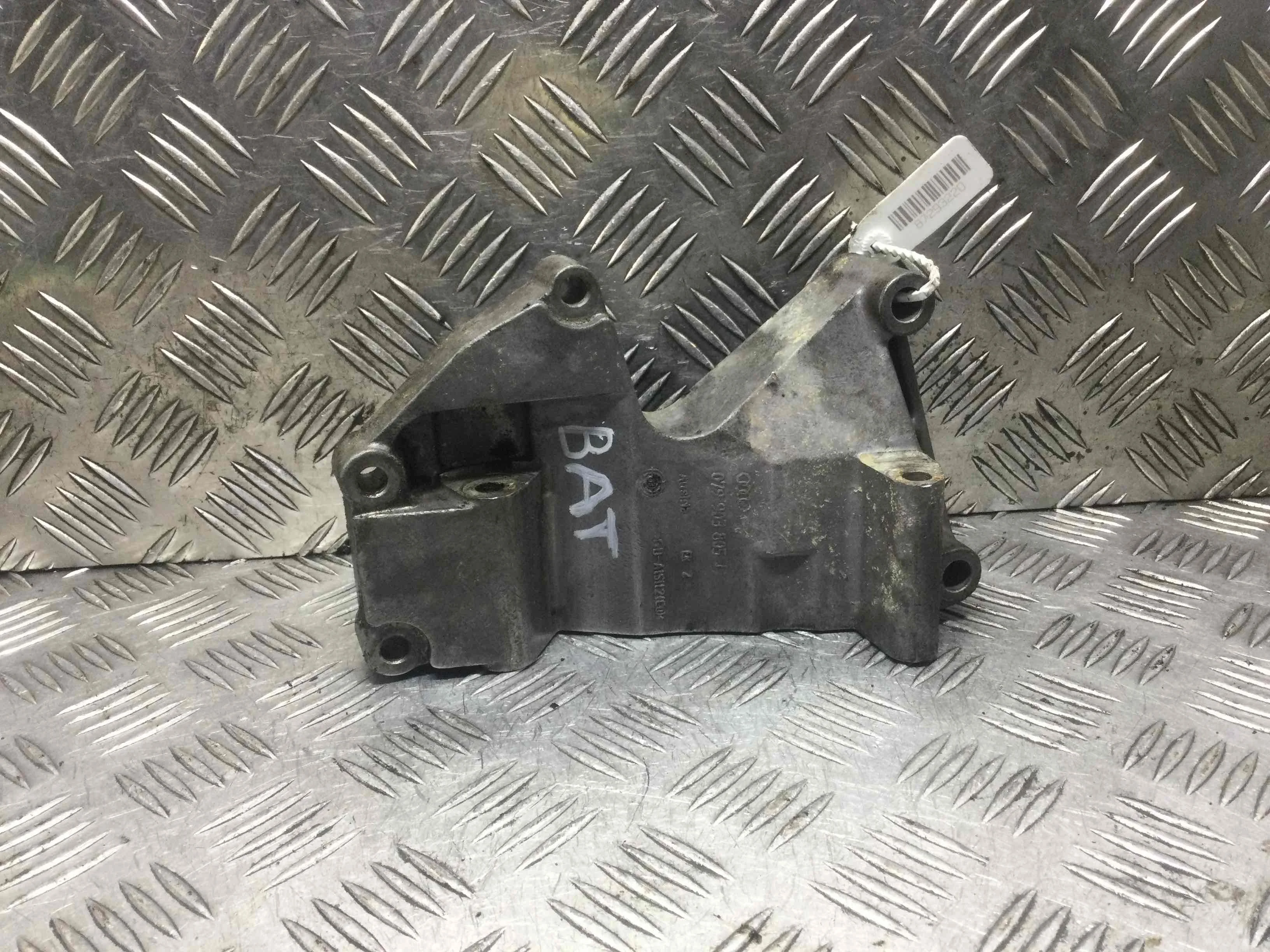 Кронштейн Audi Q7 Q7 4L [рестайлинг] (2008-2015) бензин 4.2  Автомат Седан