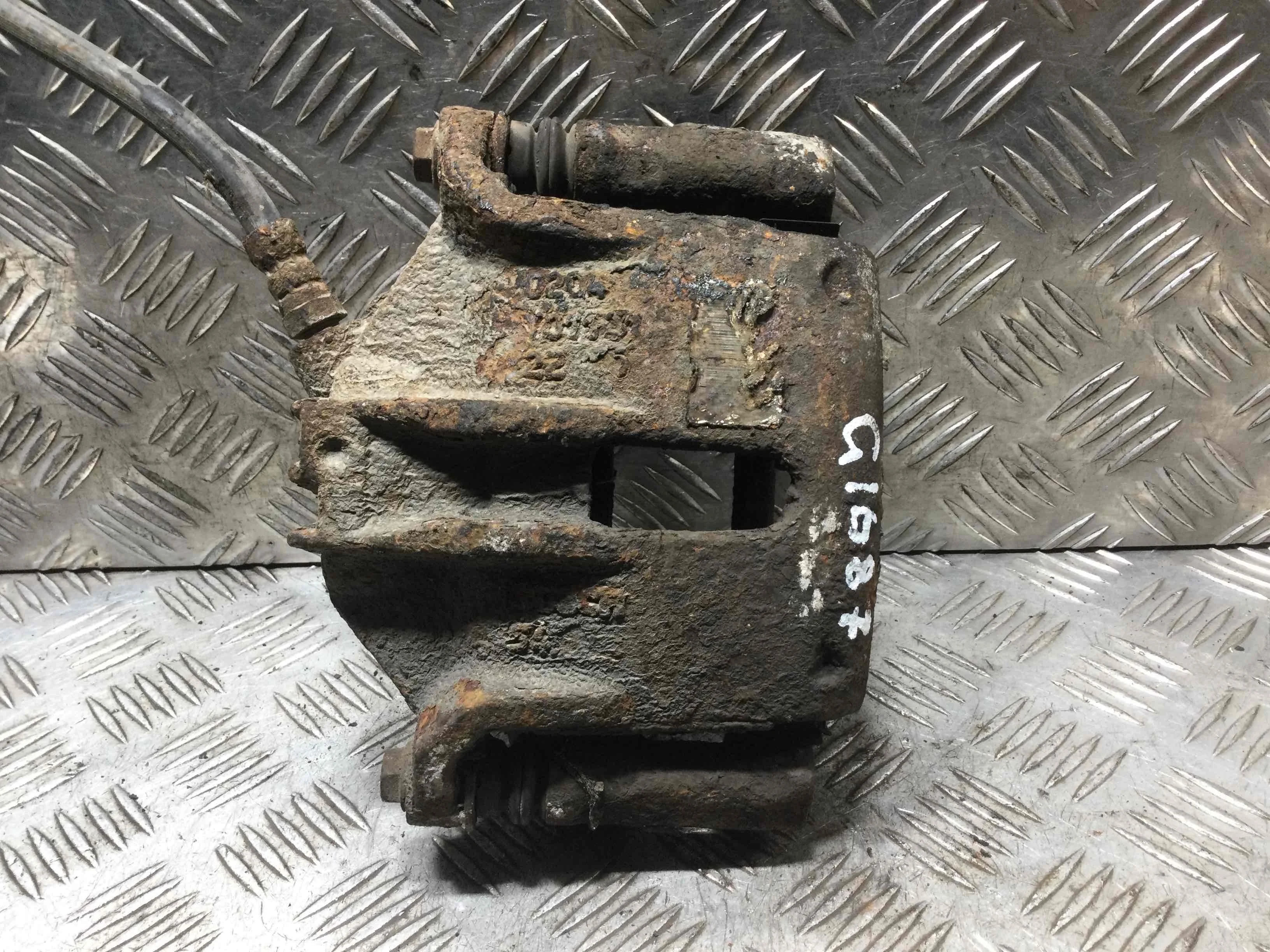 Суппорт передний левый Peugeot 206 1 поколение (1998-2003) бензин 1.4 i Механика Х/б