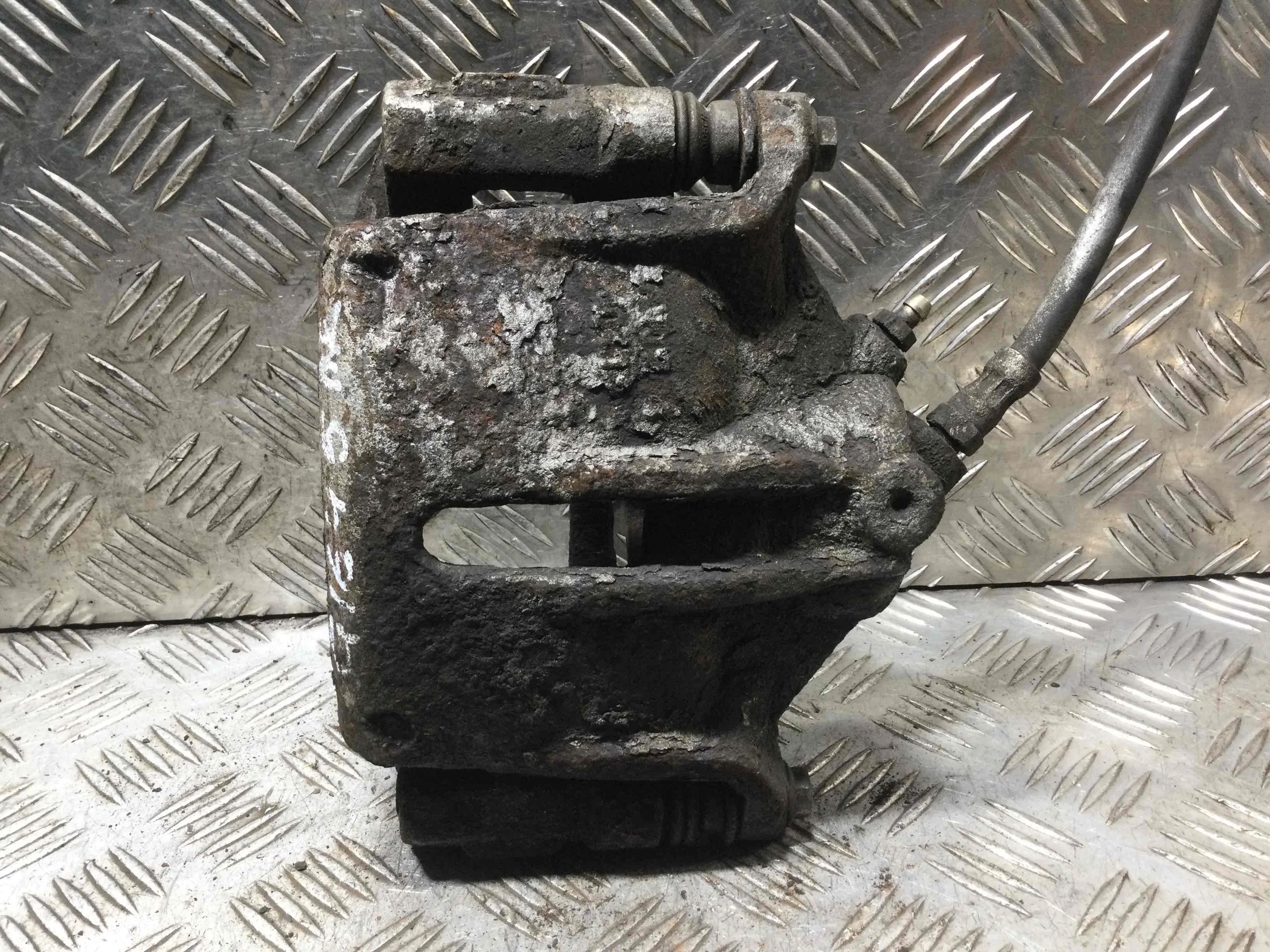 Суппорт передний правый Ford Mondeo 3 поколение [рестайлинг] (2003-2007) бензин 2.0 i Механика Х/б