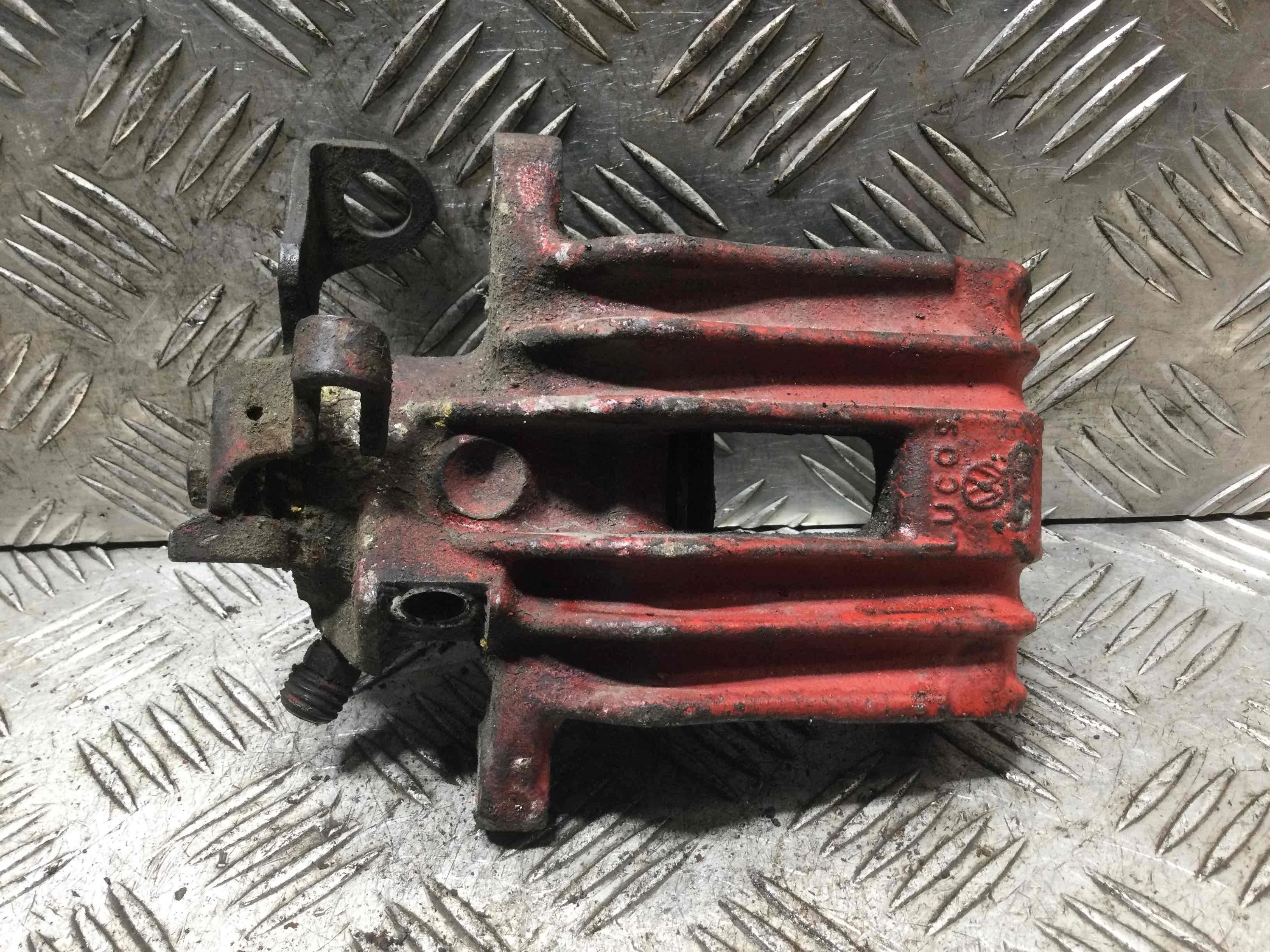 Суппорт задний левый Audi A3 8L (1996-2000) дизель 1.9 TDI Механика Х/б