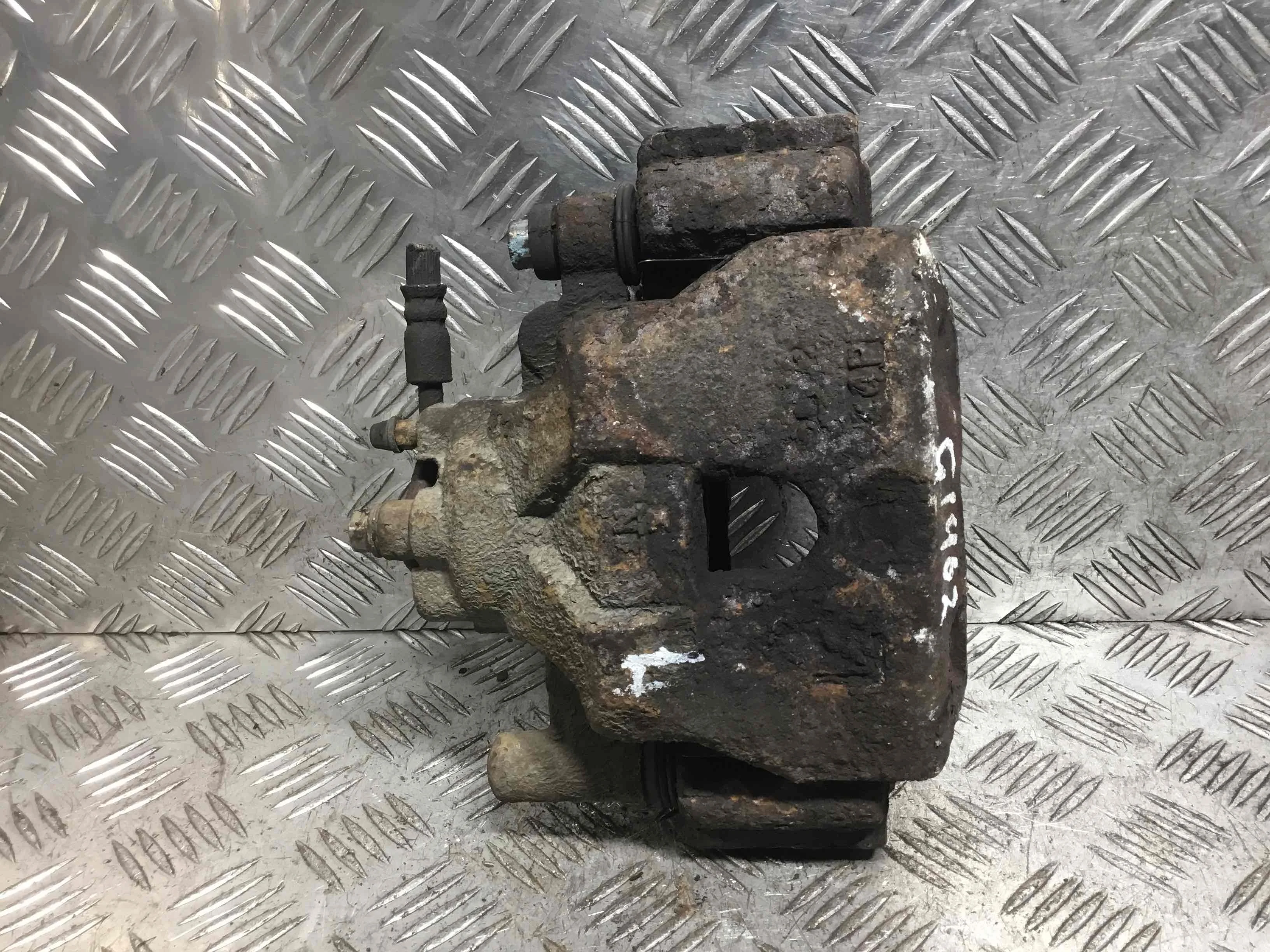 Суппорт передний левый Mazda 6 6 I (GG,GY) 2002 - 2007 бензин 1.8 i Механика Универсал