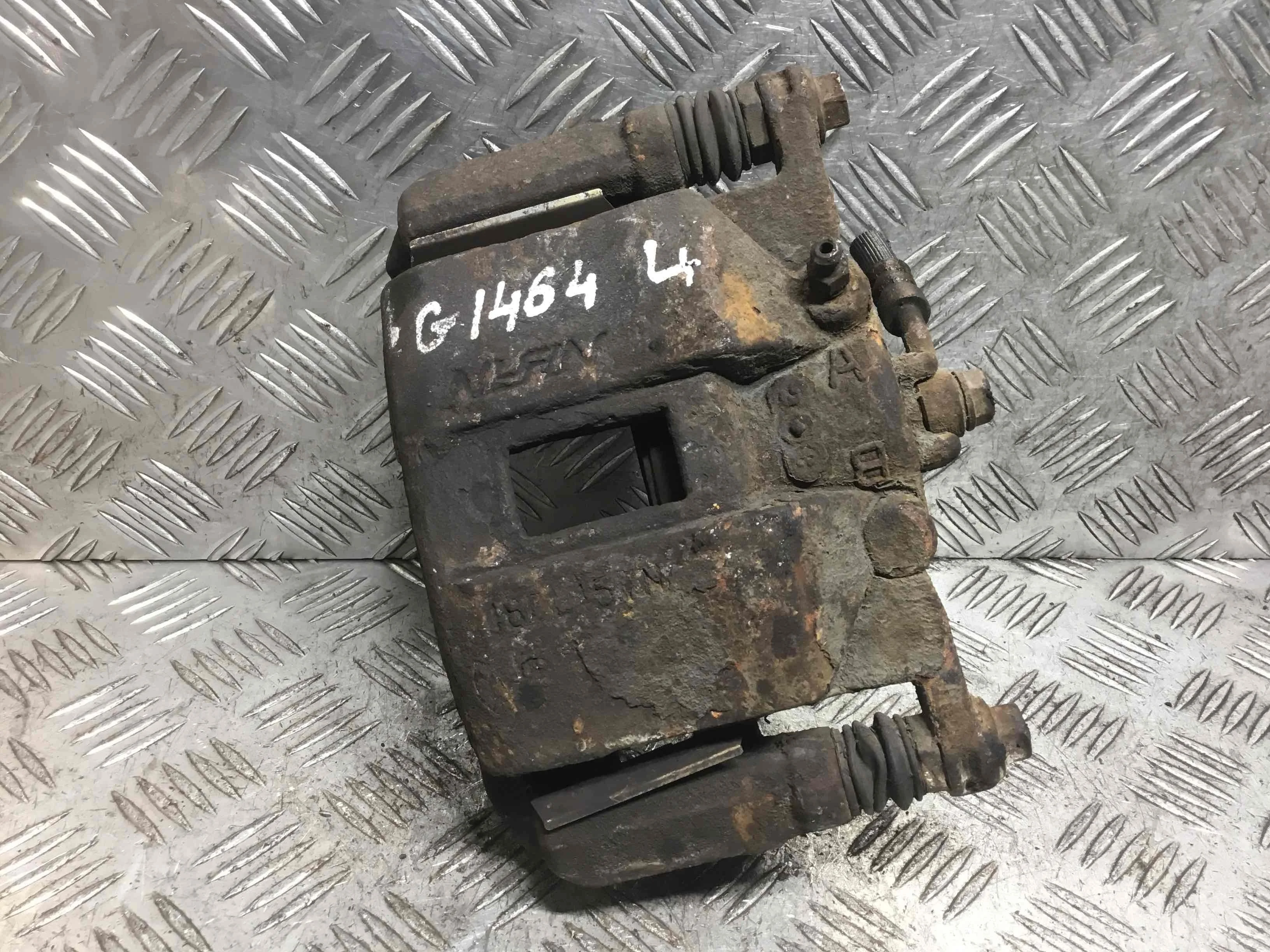 Суппорт передний левый Honda Stream 1 поколение (2000-2004) бензин 1.7 i Механика Минивэн