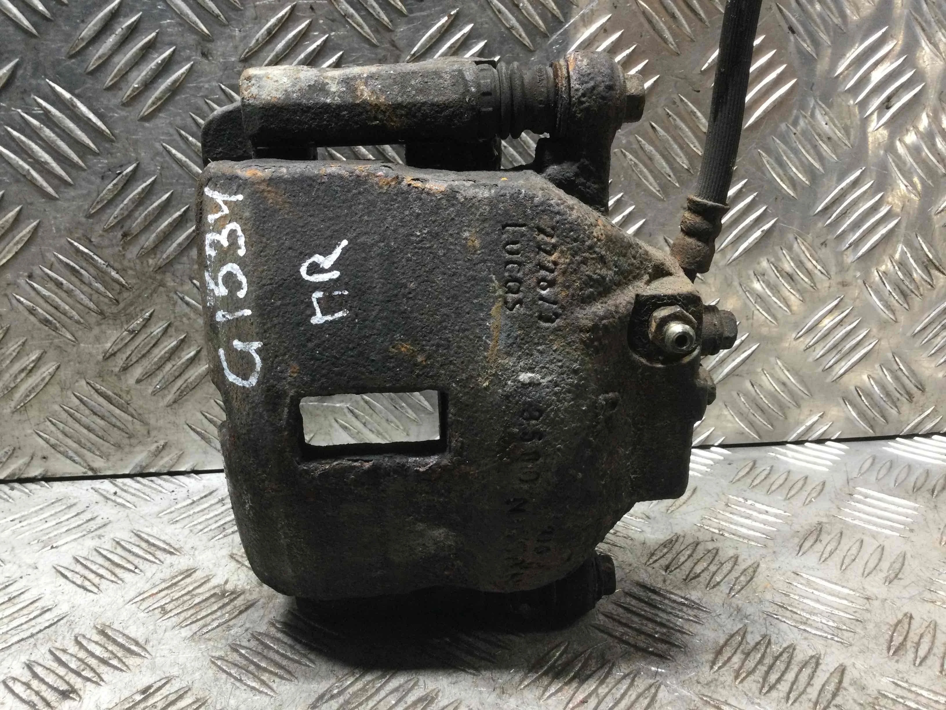 Суппорт передний правый Nissan Almera N16 (2000-2003) бензин 1.5 i Механика Х/б