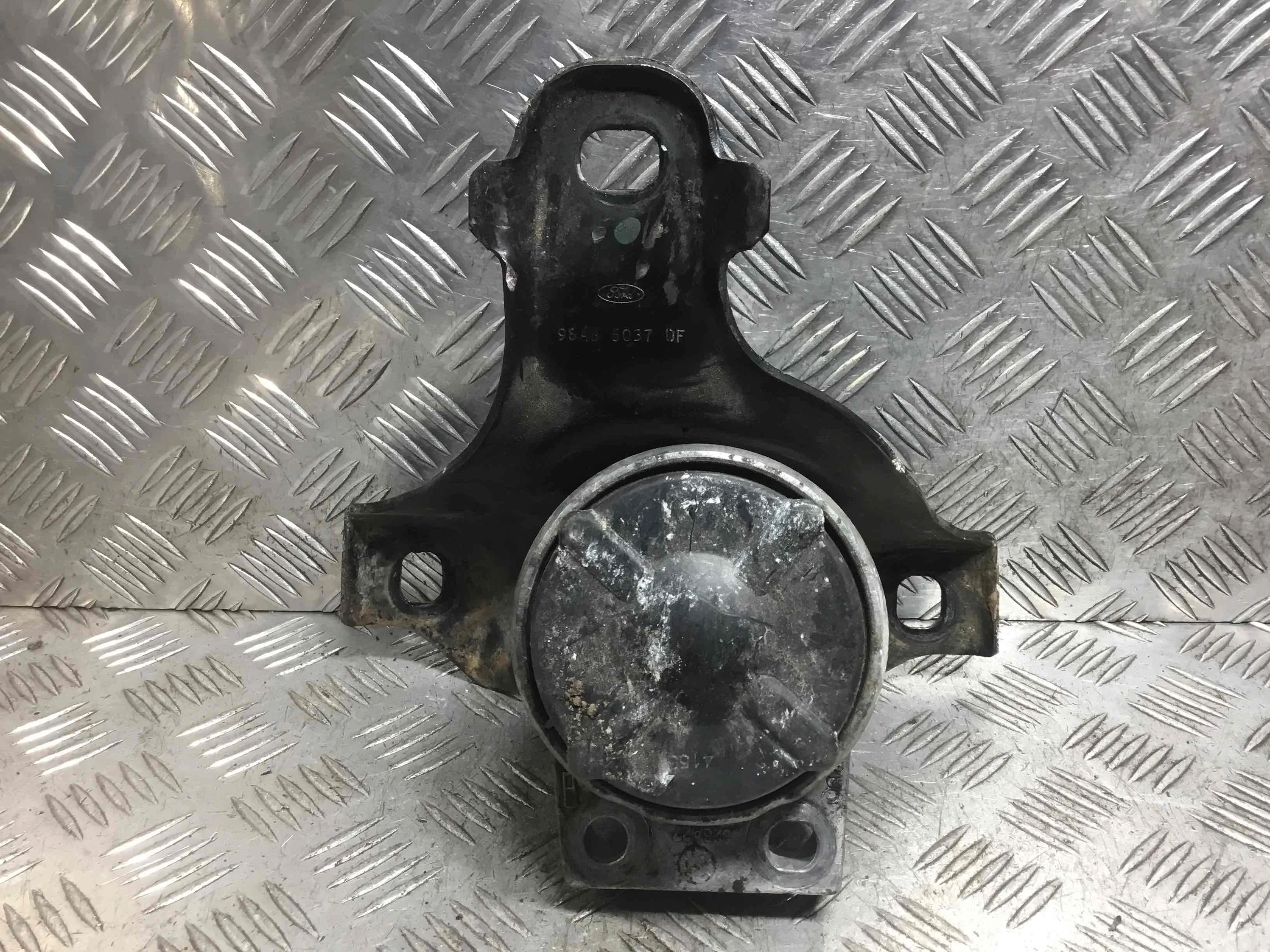 Подушка крепления двигателя Ford Focus 1 поколение [рестайлинг] (2001-2005) бензин 2.0 i Автомат Универсал