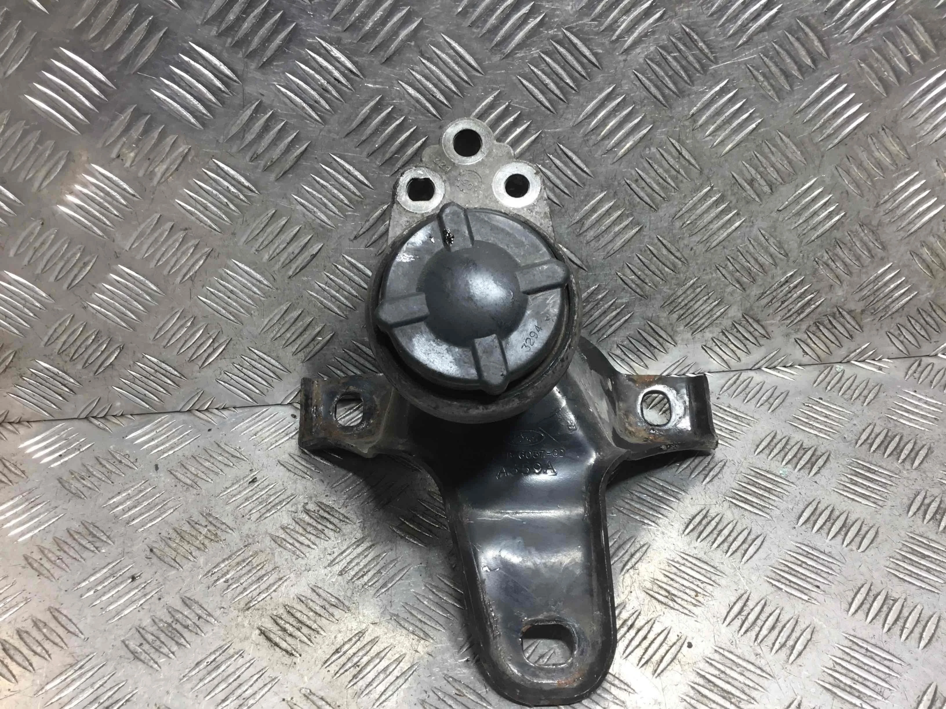 Подушка крепления двигателя Ford Focus 1 поколение [рестайлинг] (2001-2005) бензин 1.6 i Механика Х/б