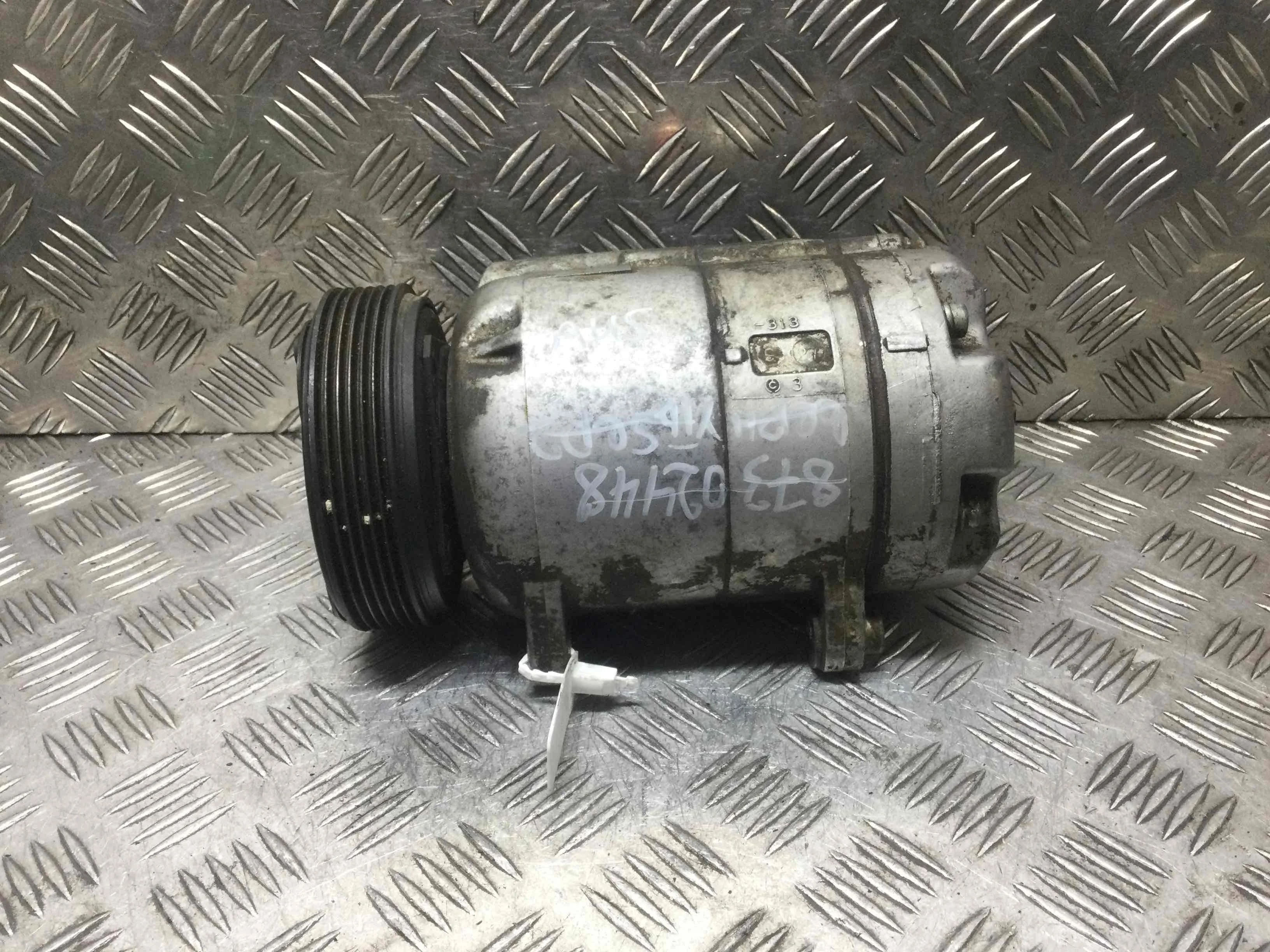 Компрессор кондиционера Volkswagen Golf 4 поколение (1997-2004) бензин 1.6 i Механика Х/б