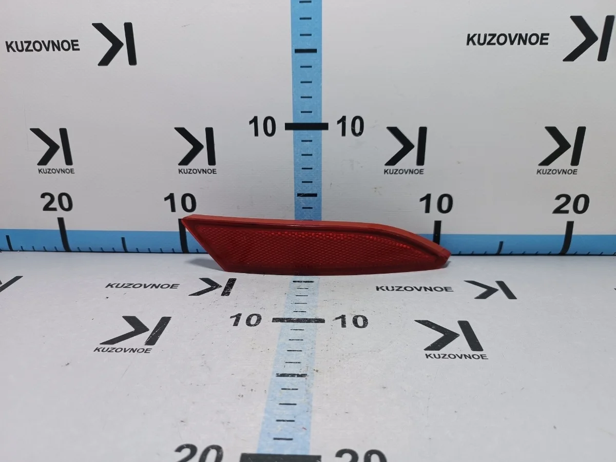 Отражатель в бампер Ford Focus 2011 CB8