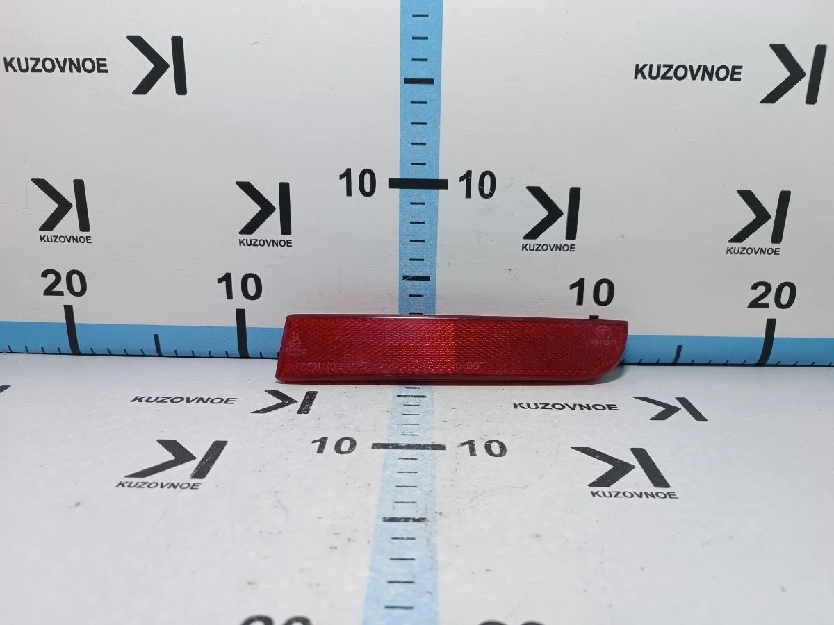Отражатель в бампер Mitsubishi Lancer 2008 CY