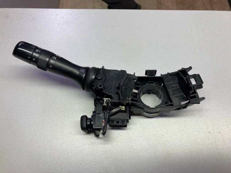 Переключатель света фар TOYOTA Land Cruiser 2011 8414030311 URJ200 1VD-FTV 4.5