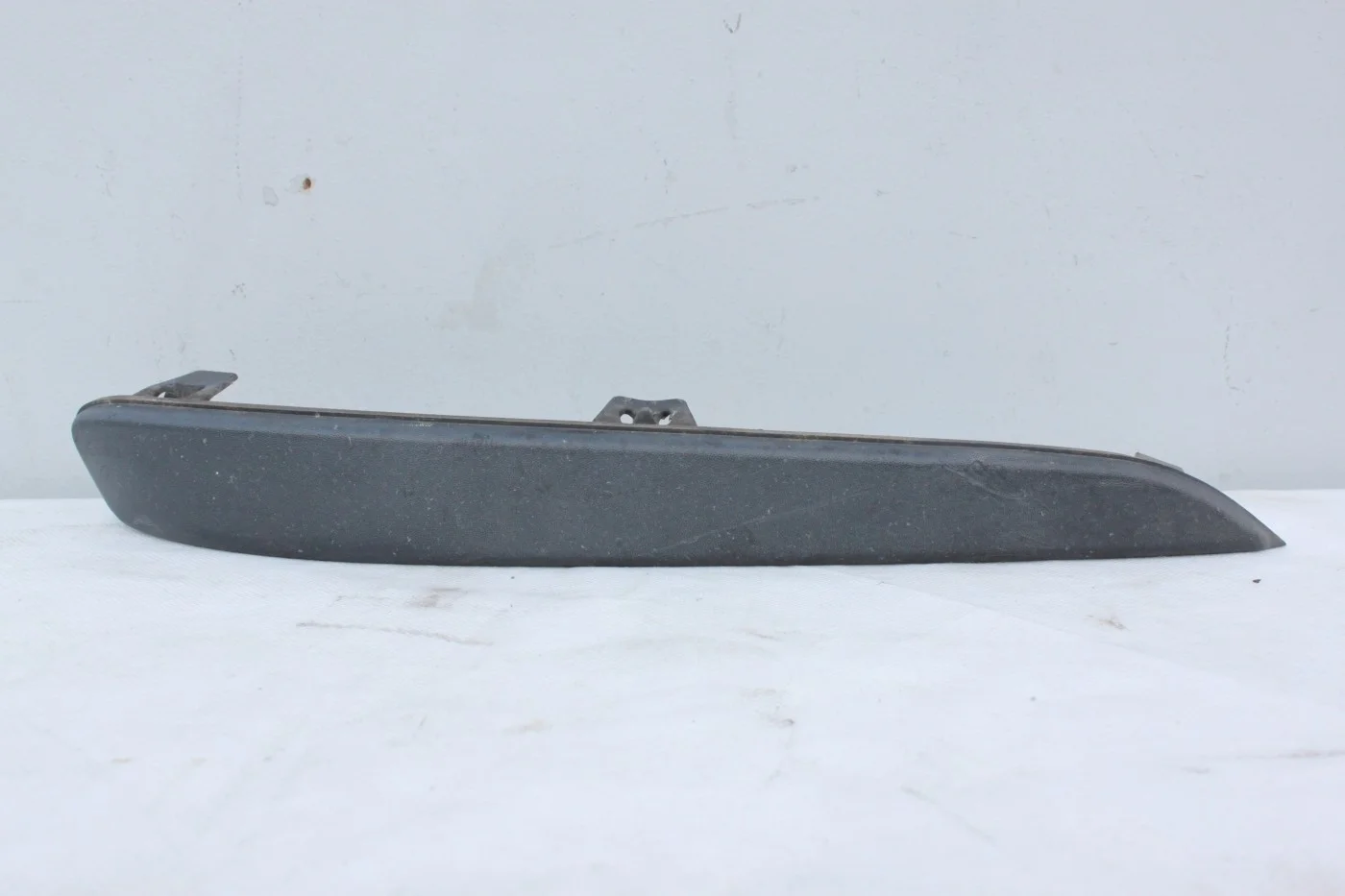 Молдинг переднего бампера правый Опель Астра Н 04-