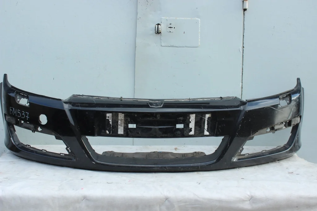 Бампер передний дефект креплений Opel Astra H 04-