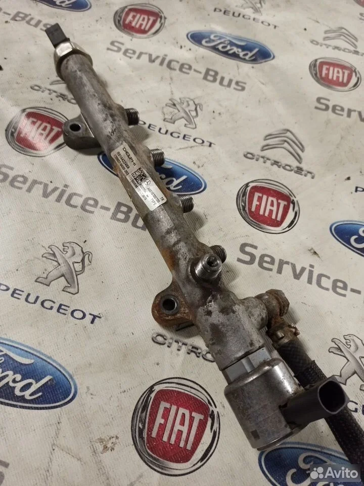 Топливная рампа ом 651 mercedes 906-й.2011г.в