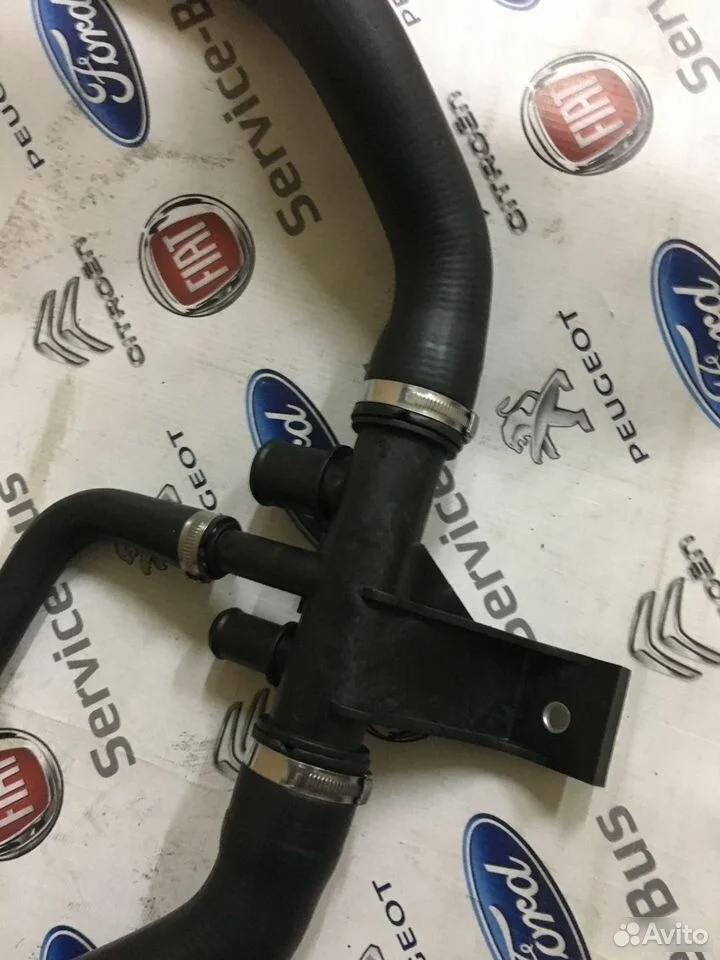 Патрубок пежо боксер 2.2 tdi 2006+ нижний