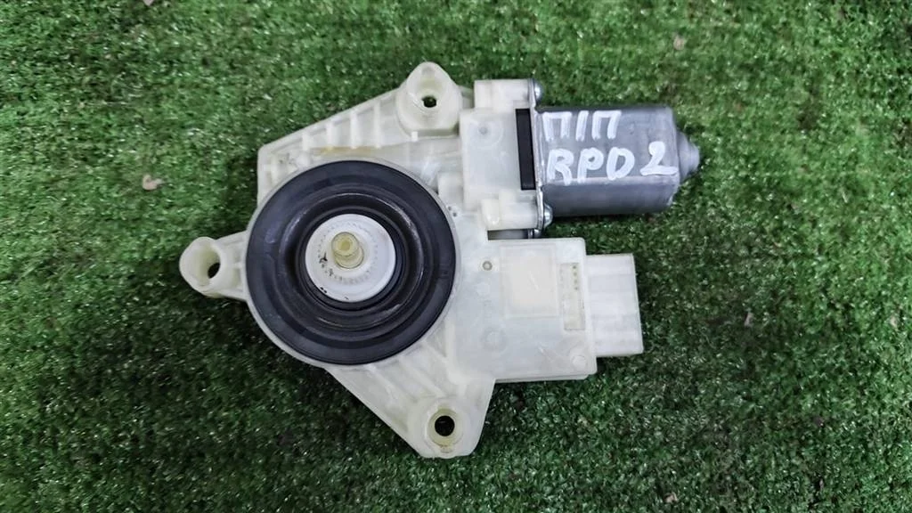 Б.у. моторчик стеклоподъёмника SKODA RAPID NH SKODA RAPID NH