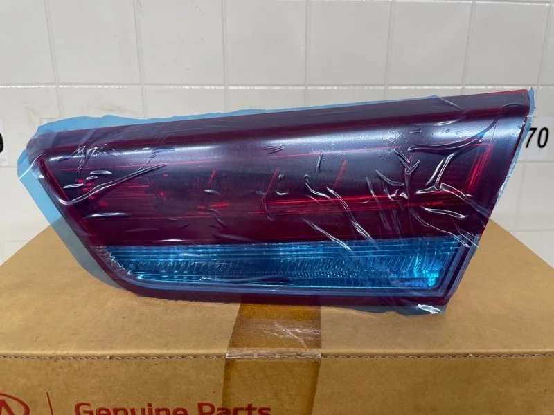 ФОНАРЬ В КРЫШКУ БАГАЖНИКА Kia Optima 2015 2016 2017 2018 92404D4250 JF, задний правый