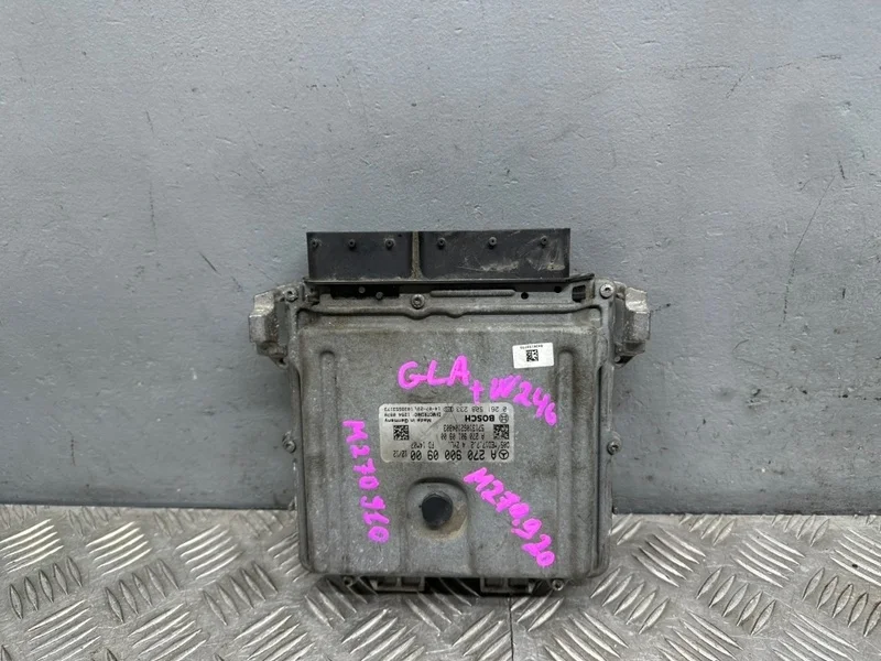 Блок управления двигателем Mercedes GLA X156