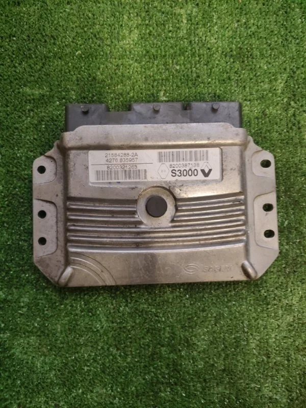 Блок управления двигателем Renault Megane