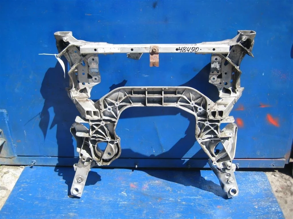 Подрамник балка двигателя BMW F10 F11 F12 F01