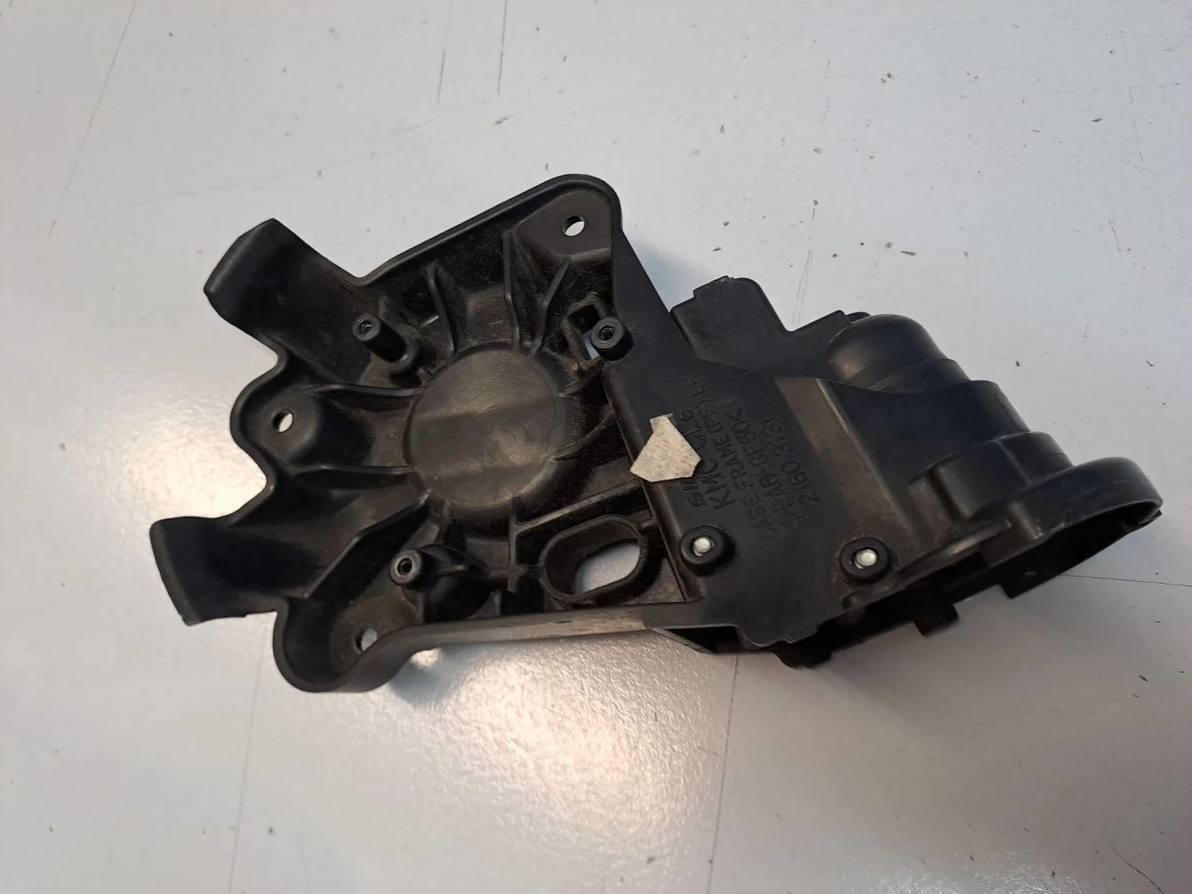 Кронштейн зеркала левого для Peugeot 3008 2009-2016