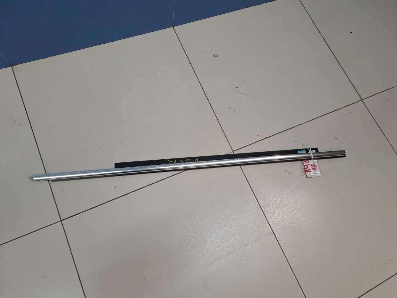 Молдинг стекла передней правой двери для Audi A4 B8 2007-2015