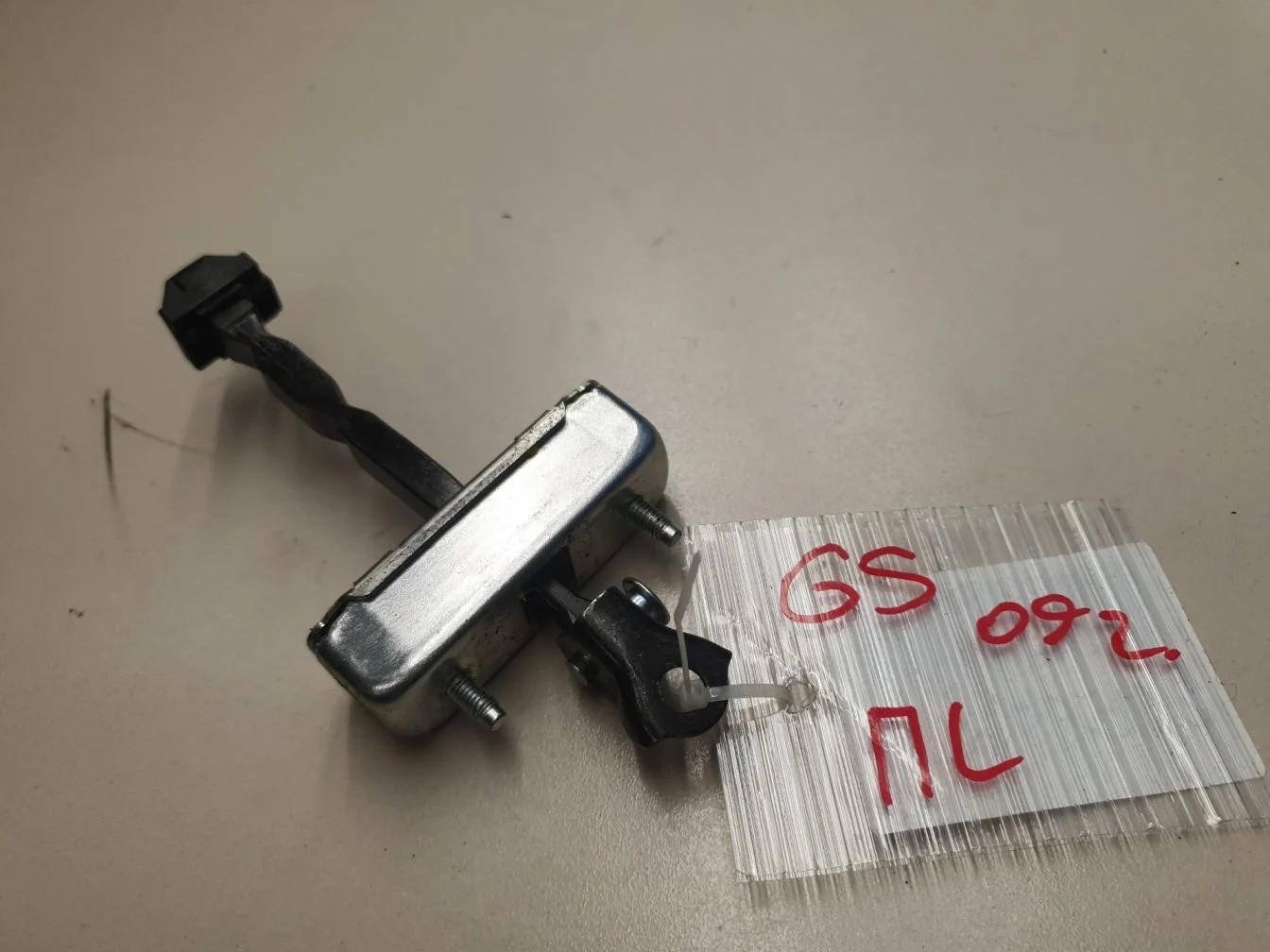 Ограничитель двери передней левой для Lexus GS S190 2005-2011