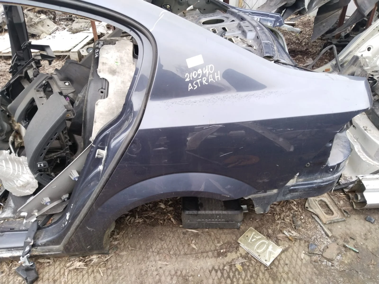 Крыло OPEL ASTRA H 2004- заднее седан левое серое б/у ASTRA H(2004-2014)