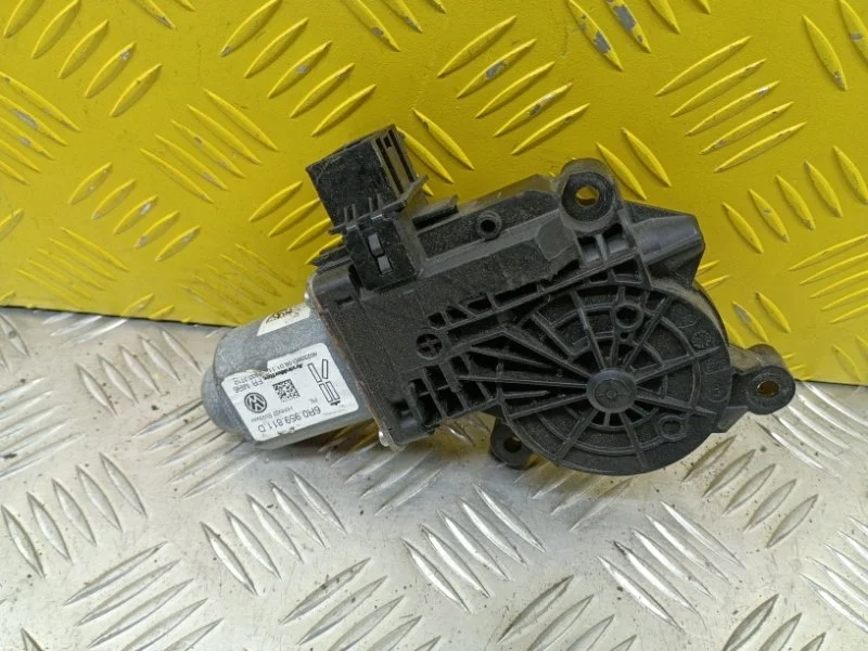 Моторчик стеклоподъемника Volkswagen Amarok (2010-2016) 2011 6R0959811D 2.0 D CDCA, задний левый