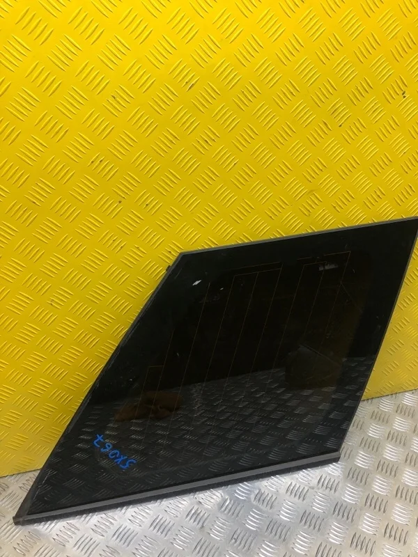 Стекло кузовное боковое правое Land Rover Range Rover Sport I 2005-2013 2010 CPB500782 3.0 D SDV6