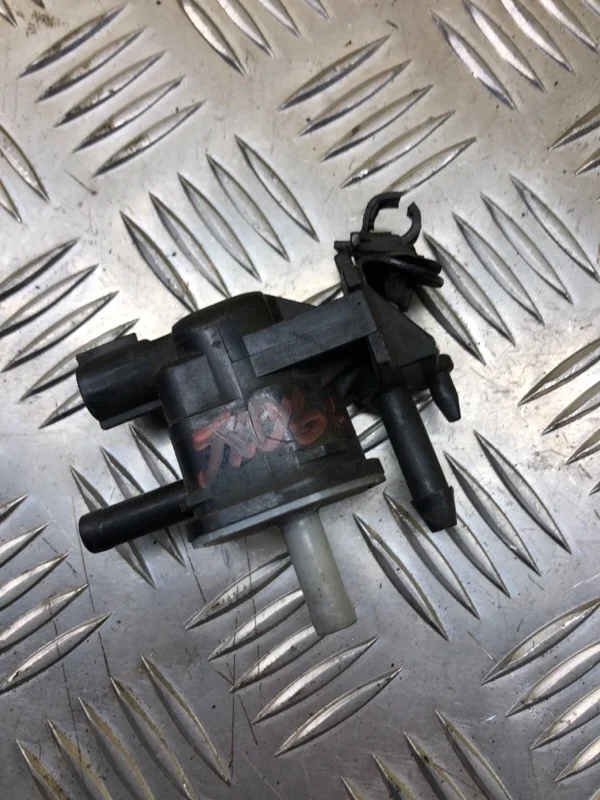 Клапан вакуумный Toyota Rav 4 (Xa30) (2005-2014) 2006 9091012276 2.0 I 1AZFE