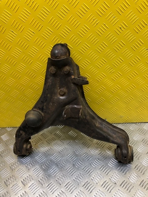 Рычаг передний нижний левый Mitsubishi L200 (2006-2015) 2008 4013A087 ПИКАП 2.5 D 4D56