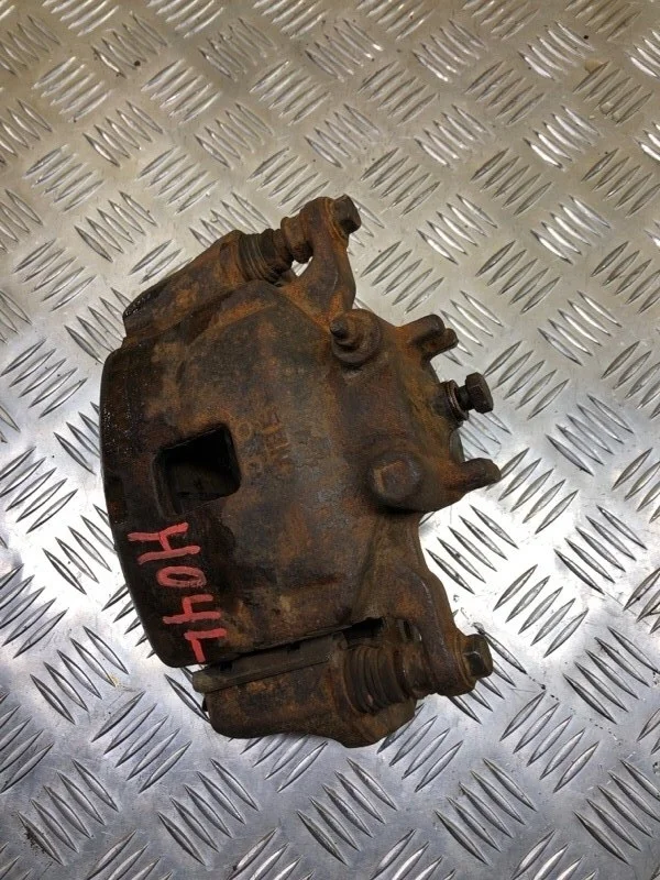 Суппорт передний левый Mitsubishi L200 (2006-2015) 2008 4605A201 ПИКАП 2.5 D 4D56