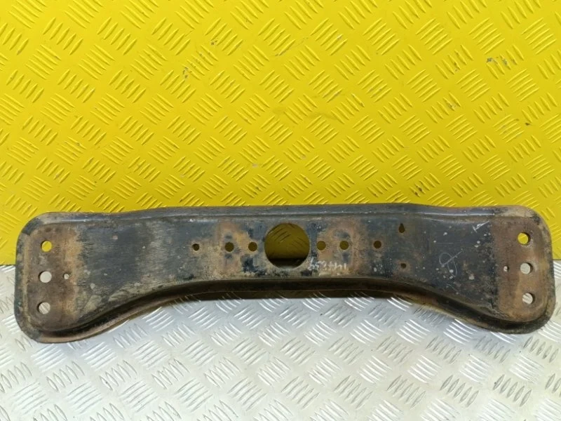 Балка под КПП Mitsubishi L200 (2006-2015) 2009 MR995060 ПИКАП 2.5 D 4D56