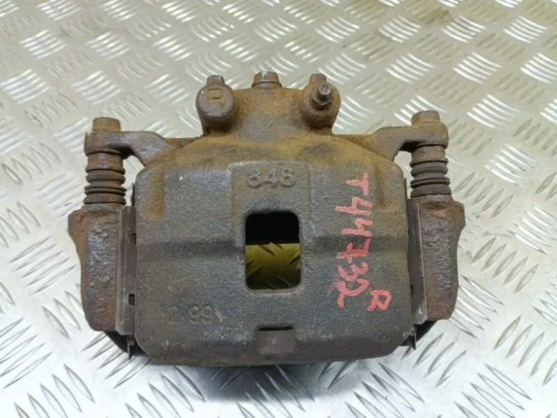 Суппорт передний правый Mitsubishi L200 (2006-2015) 2011 4605A202 ПИКАП 2.5 D 4D56