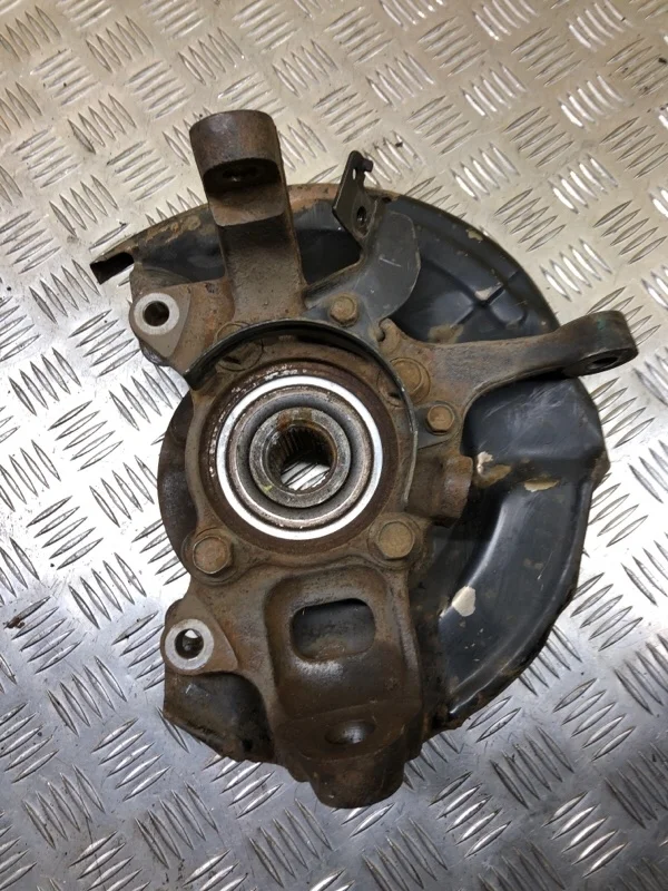 Кулак поворотный левый Mitsubishi L200 (2015-2022) 2016 3870A109 2.4 D 4N15