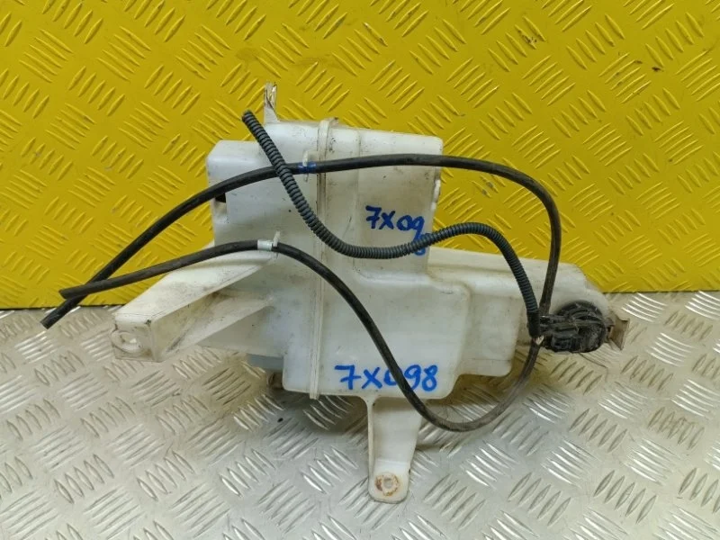 Бачок омывателя Toyota Rav 4 (Ca40) (2012-2019) 2013 8531542360 2.2 D 2ADFTV