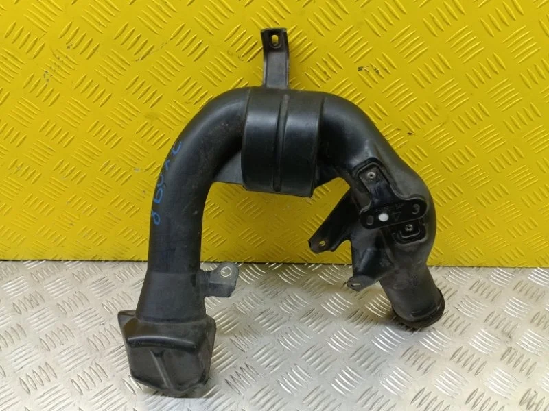 Патрубок воздушного фильтра Toyota Rav 4 (Ca40) (2012-2019) 2013 1775126070 2.2 D 2ADFTV