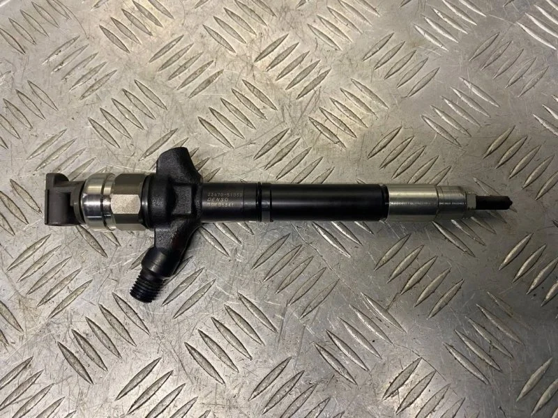 Форсунка Toyota Land Cruiser 200 (2008-2021) 2010 2367051030 4.5 D 1VDFTV