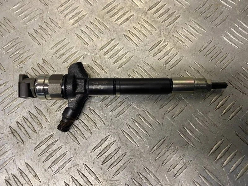 Форсунка Toyota Land Cruiser 200 (2008-2021) 2010 2367051030 4.5 D 1VDFTV