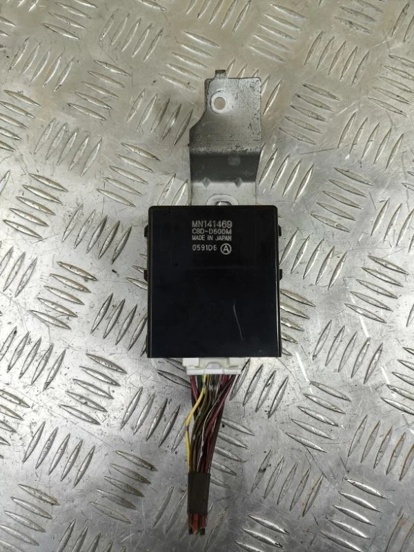 Блок управления стеклоподъемниками Mitsubishi L200 (2006-2015) 2011 MN141469 ПИКАП 2.5 D 4D56