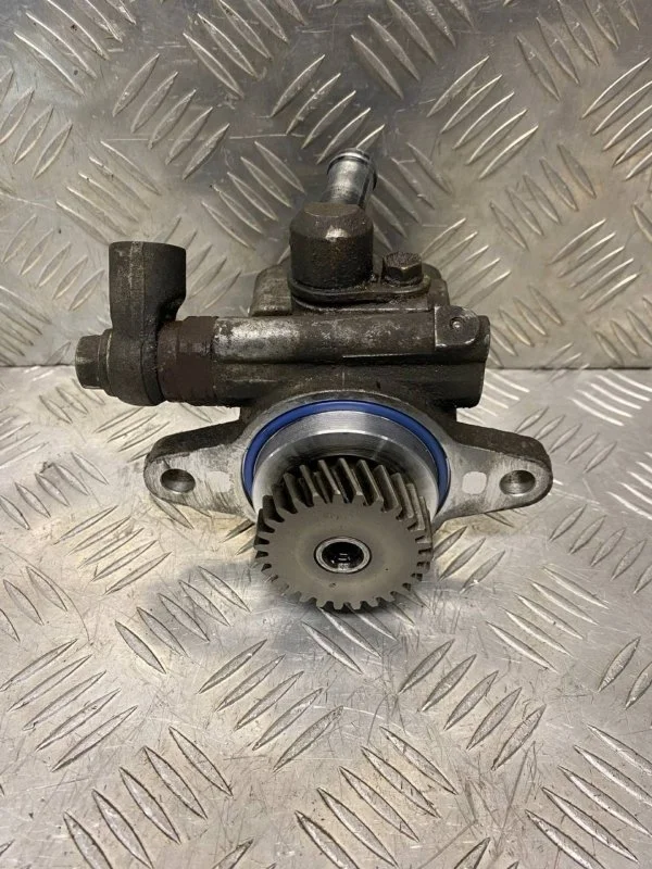 Насос гидроусилителя руля Toyota Land Cruiser 200 (2008-2021) 2010 4431060530 4.5 D 1VDFTV