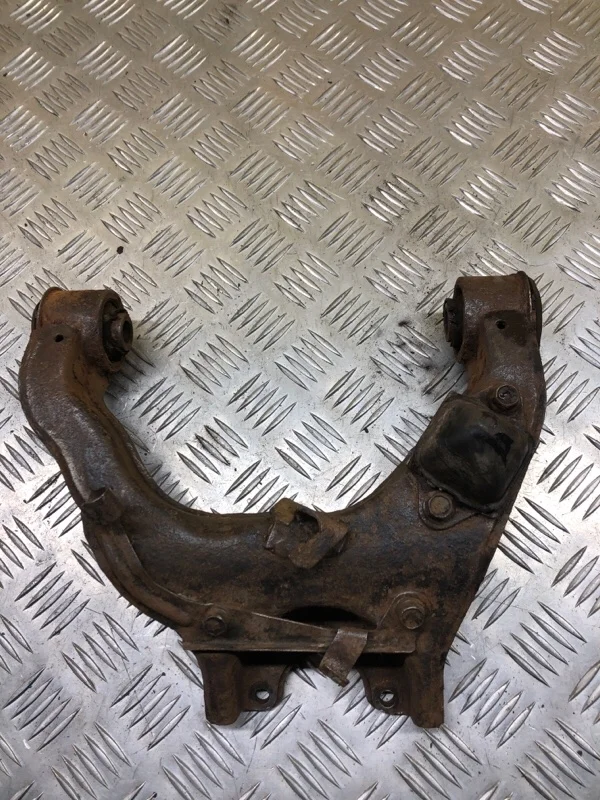 Рычаг передний правый Mitsubishi L200 (2006-2015) 2006 4010A014 ПИКАП 2.5 D 4D56