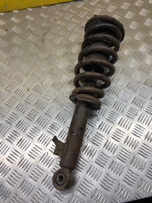 Амортизатор передний Mitsubishi L200 (2006-2015) 2006 MR992321 ПИКАП 2.5 D 4D56