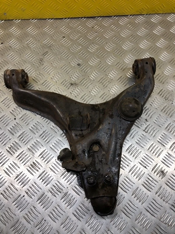 Рычаг передний нижний левый Mitsubishi L200 (2006-2015) 2006 4013A087 ПИКАП 2.5 D 4D56