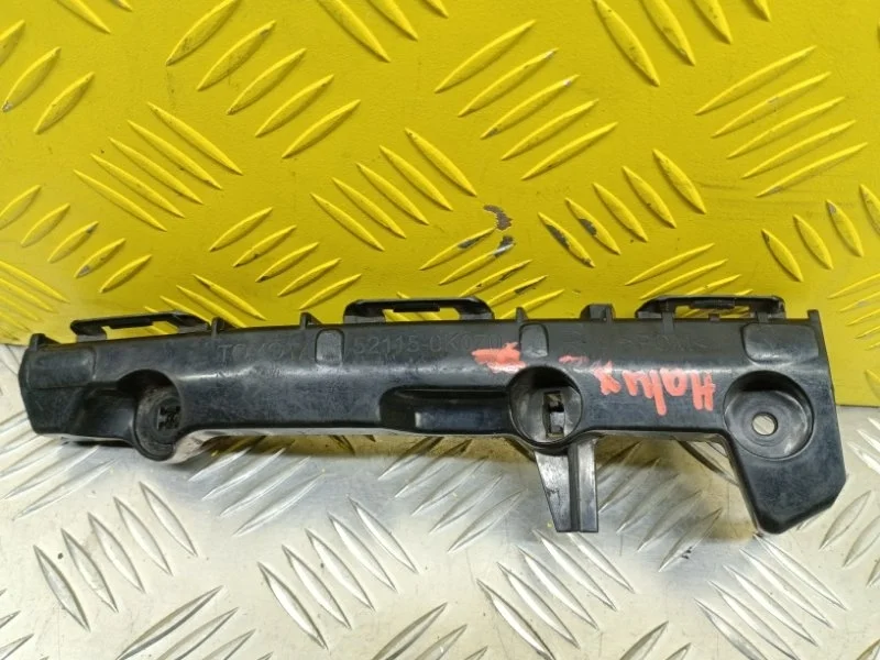 Кронштейн крепления бампера переднего Toyota Hilux (2005-2015) 2010 521150K070, правый