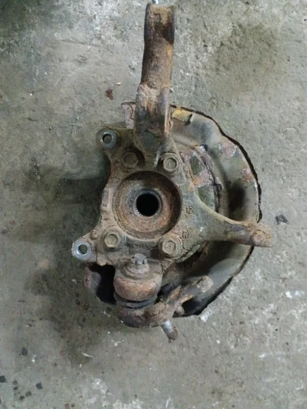 Кулак поворотный правый Toyota Rav 4 (Ca40) (2012-2019) 2014 4321142081 2.0 D 1ADFTV