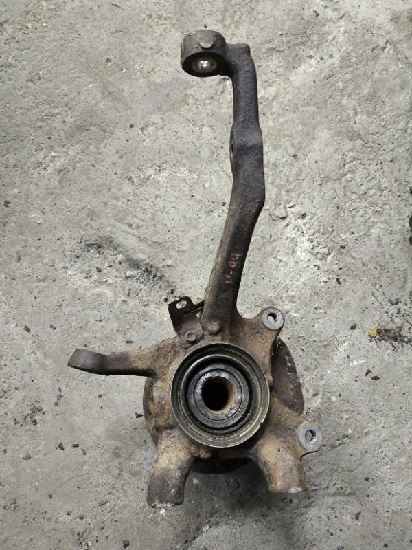 Кулак поворотный правый Toyota Hilux (2005-2015) 2015 432110K030 ПИКАП 2.5 D 2KDFTV