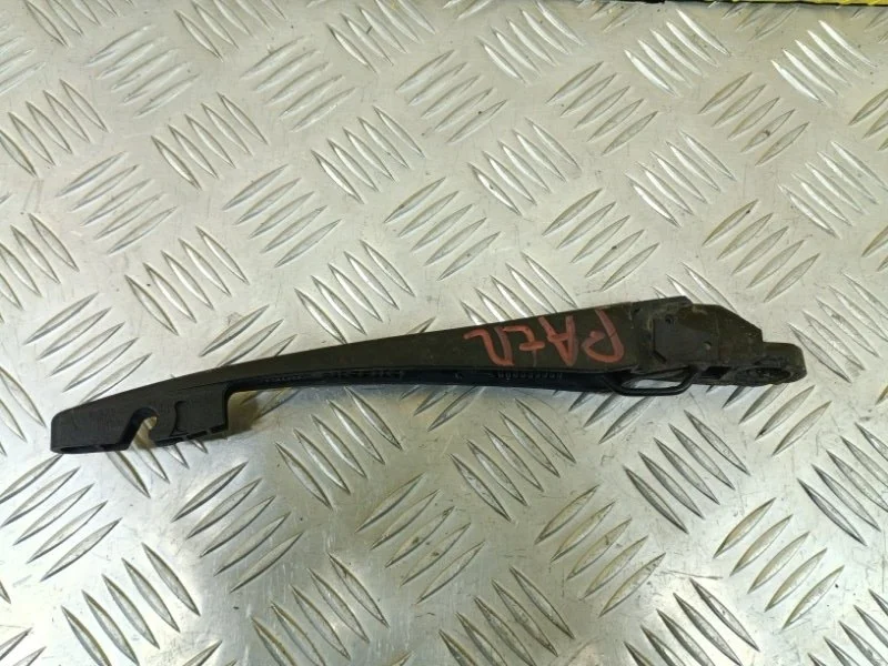 Щеткодержатель задний (поводок стеклоочистителя, дворник) Mitsubishi Pajero Iv (2006-2019) 2013 8253A129