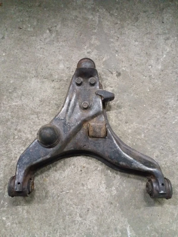 Рычаг передний нижний левый Mitsubishi L200 (2006-2015) 2009 4013A087 ПИКАП 2.5 D 4D56