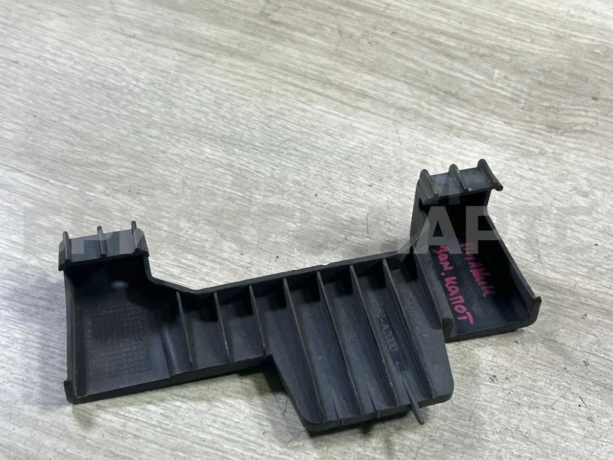 Накладка замка капота Киа Сид 2  JD